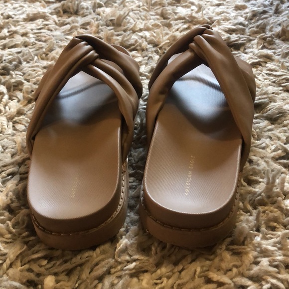 AE Twist Slide Sandal - Picture 7 of 14